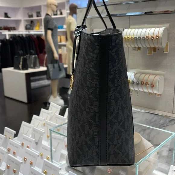 Michael Kors Jet Set Medium Two-Tone Logo Tote Shoulder Bag
BLACK COMBO
NWT - Picture 8 of 16